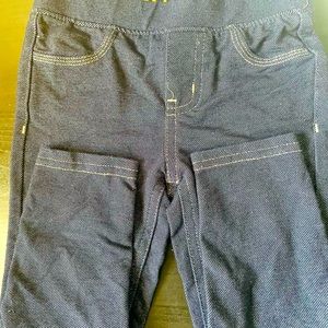 Toddler girls leggings.